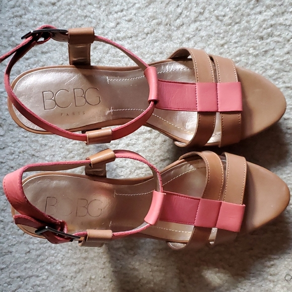 BCBG Paris mahogany/coral sandals, size 9 - Picture 3 of 4